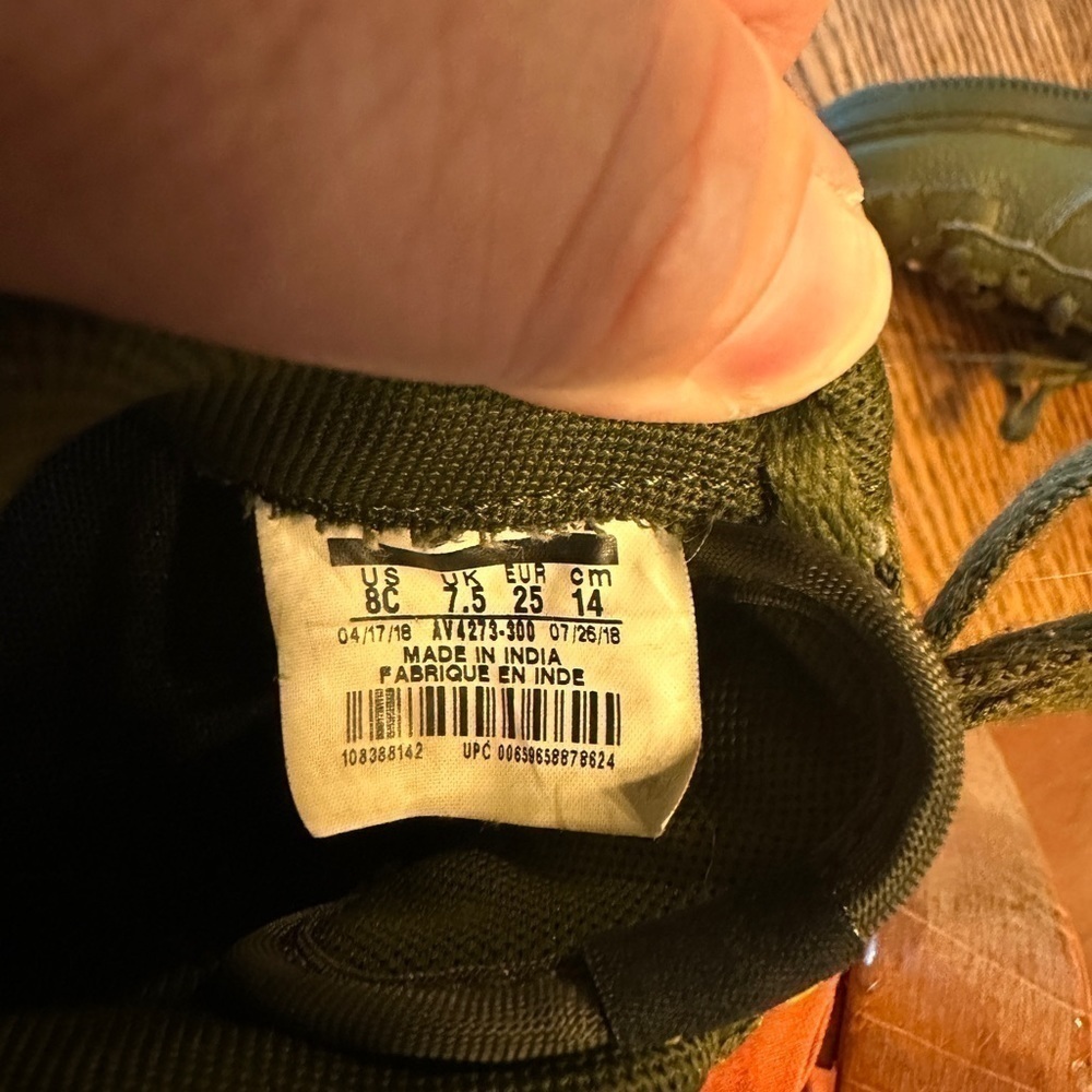 NIKE Kids Army Green Air Force 1 LV8 Utility Overbranding Size 8C - Picture 8 of 8